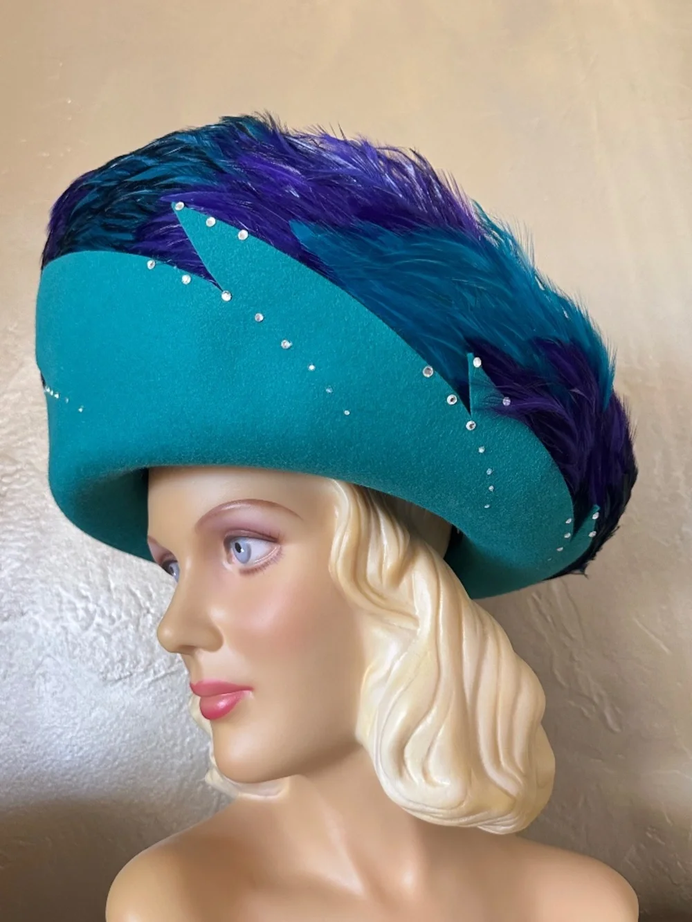 DESIGNER 1980s'/90s' AQUA & PURPLE  FELT 